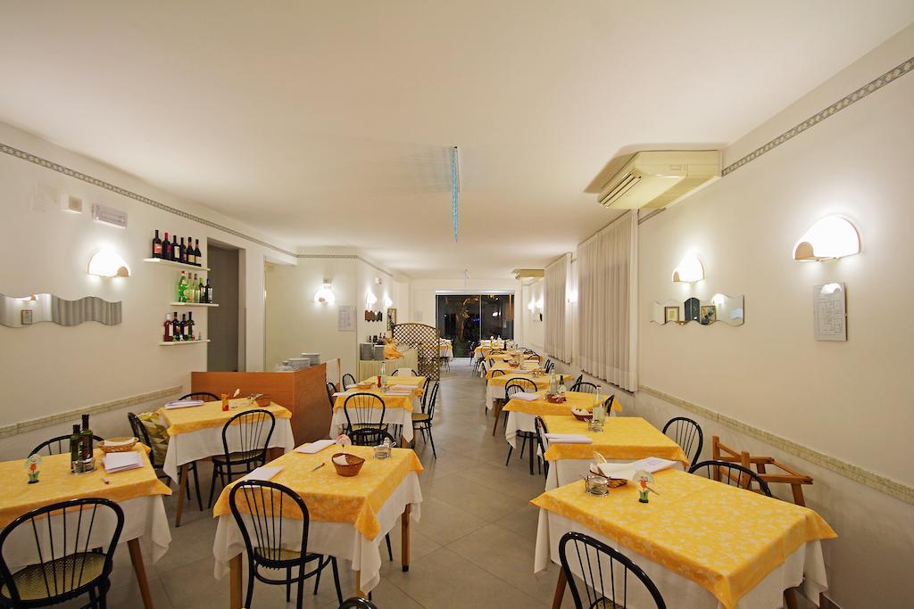 Hotel Azzurro Cattolica Exterior photo